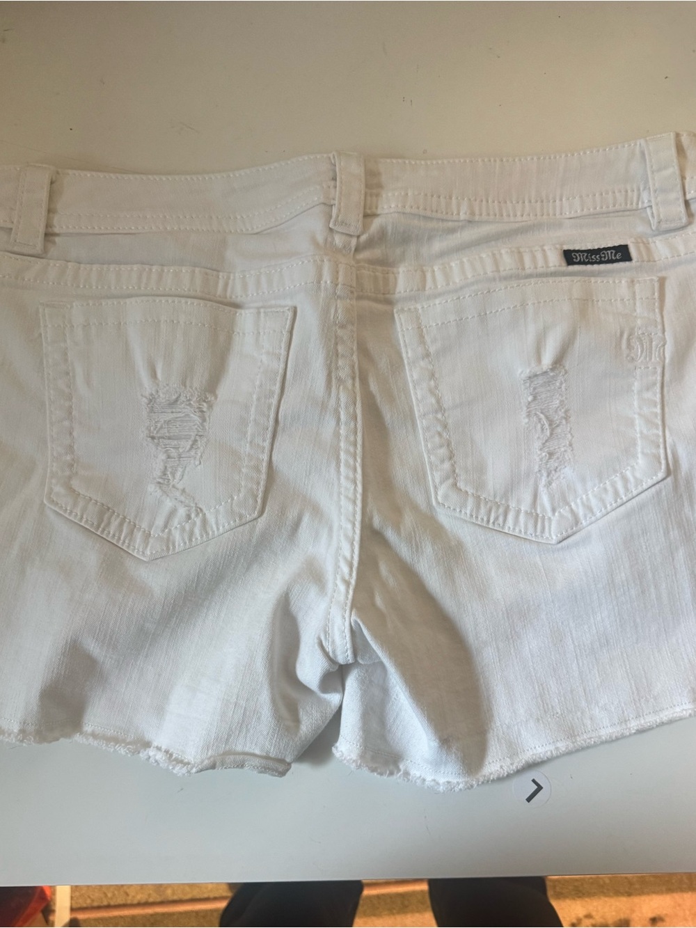 Miss Me Mid-Rise Stretch Short Size 34 - Picture 7 of 15